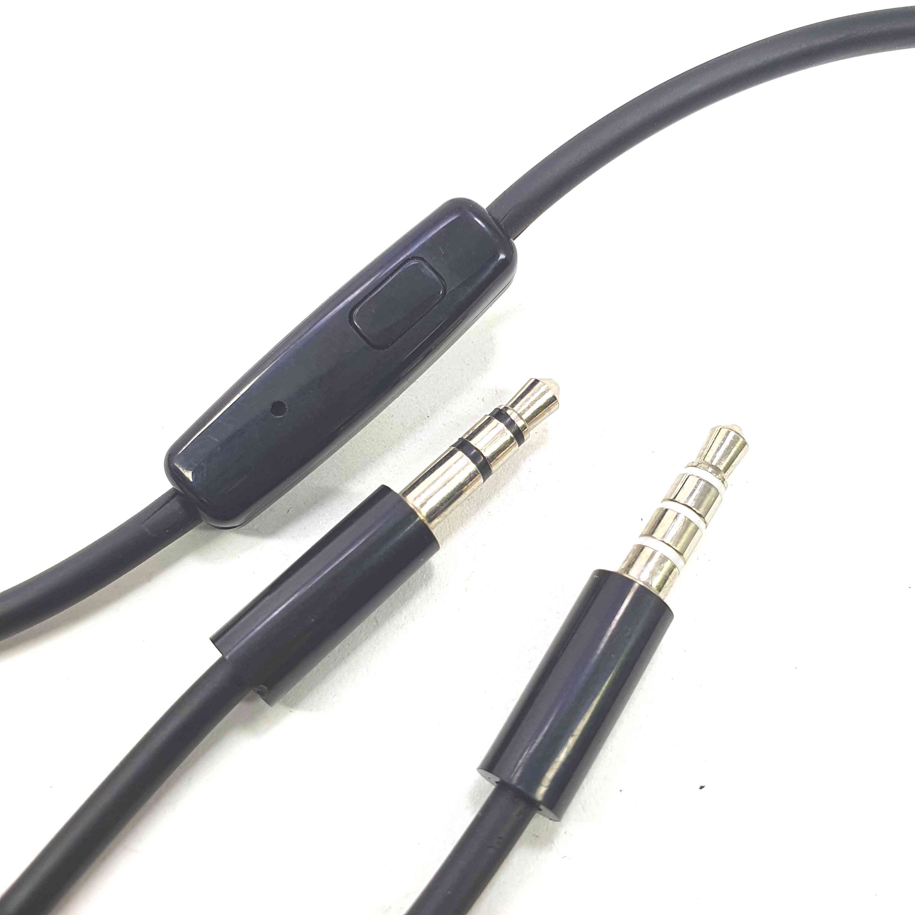 Continente adverbio Conciliador RADOX 080-024 Cable para Audífonos Manos Libres, con Micrófono, Plug 3.5mm