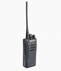 Radio Digital Portátil UHF 400-470 MHz, 5W, 32 Canales, NXDN-Analógico, GPS, Encriptación, Roaming multi-sitio, Incluye Batería, Antena, cargador y clip.